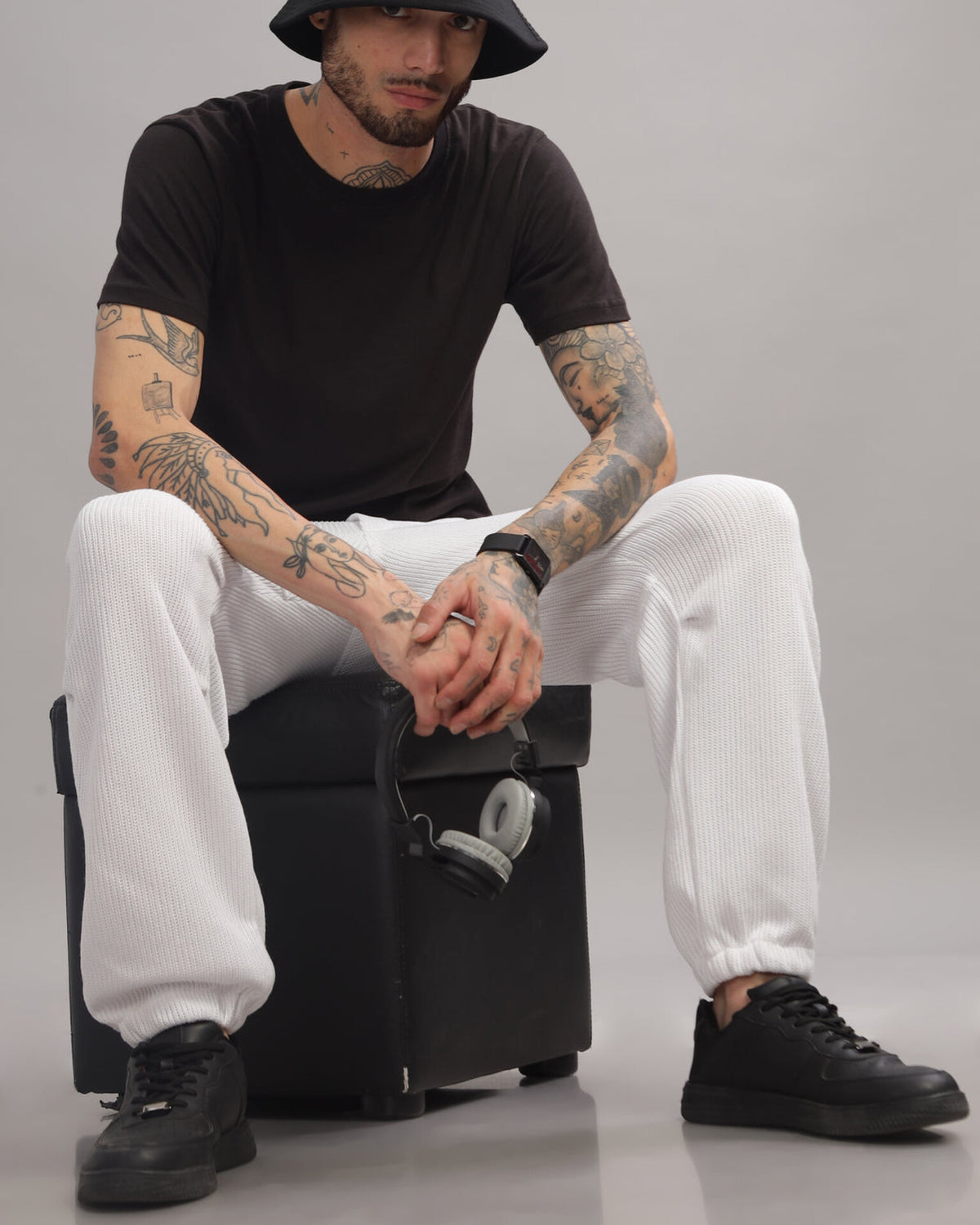Knitted Cargo-white