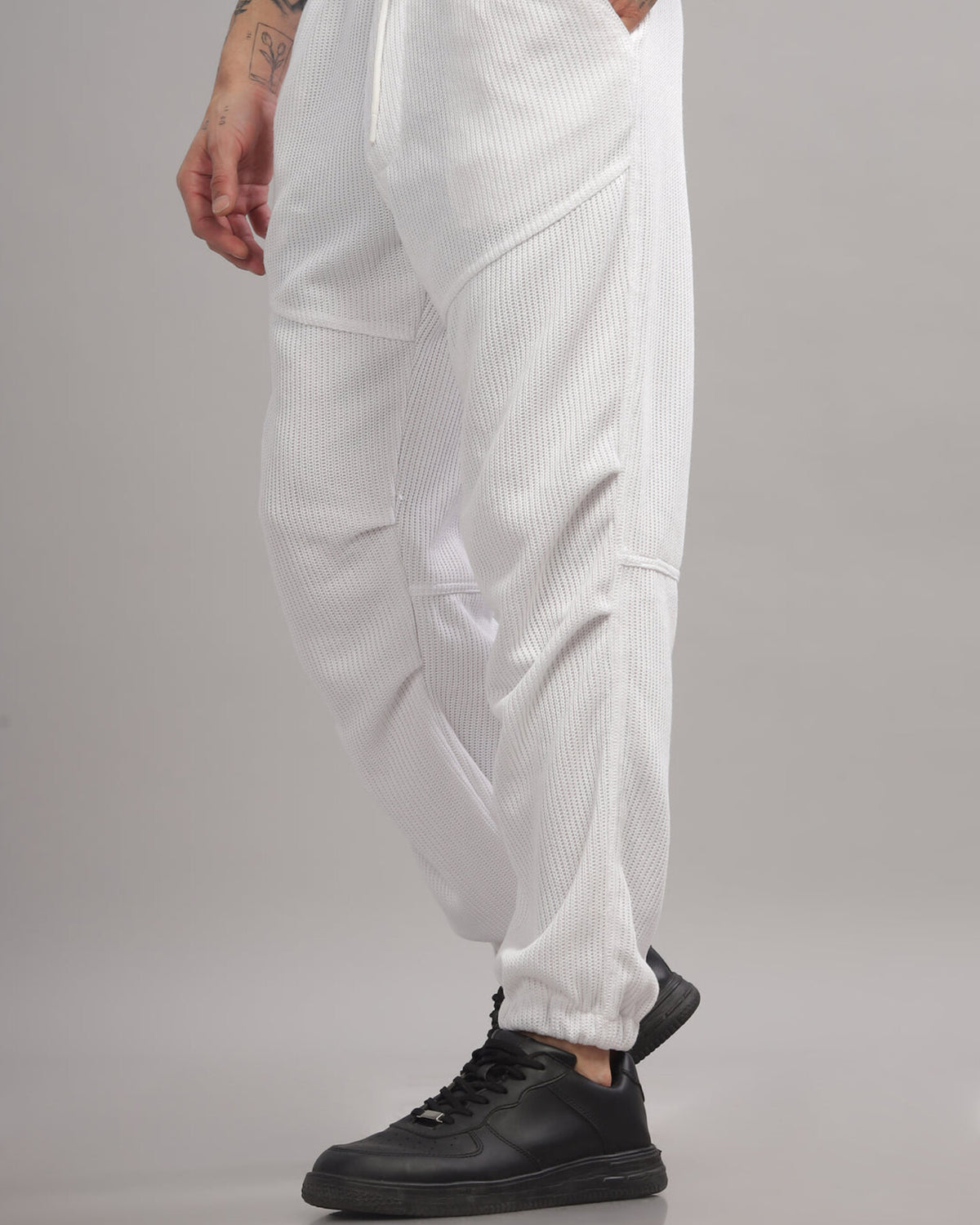 Knitted Cargo-white